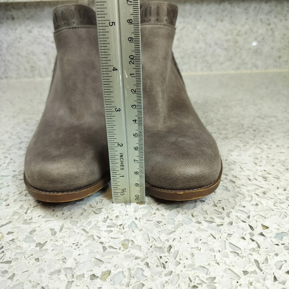 Lifestride Velocity Jovie Open Cut Grey Ankle Bootie Size 6.5 Faux Vegan Leather